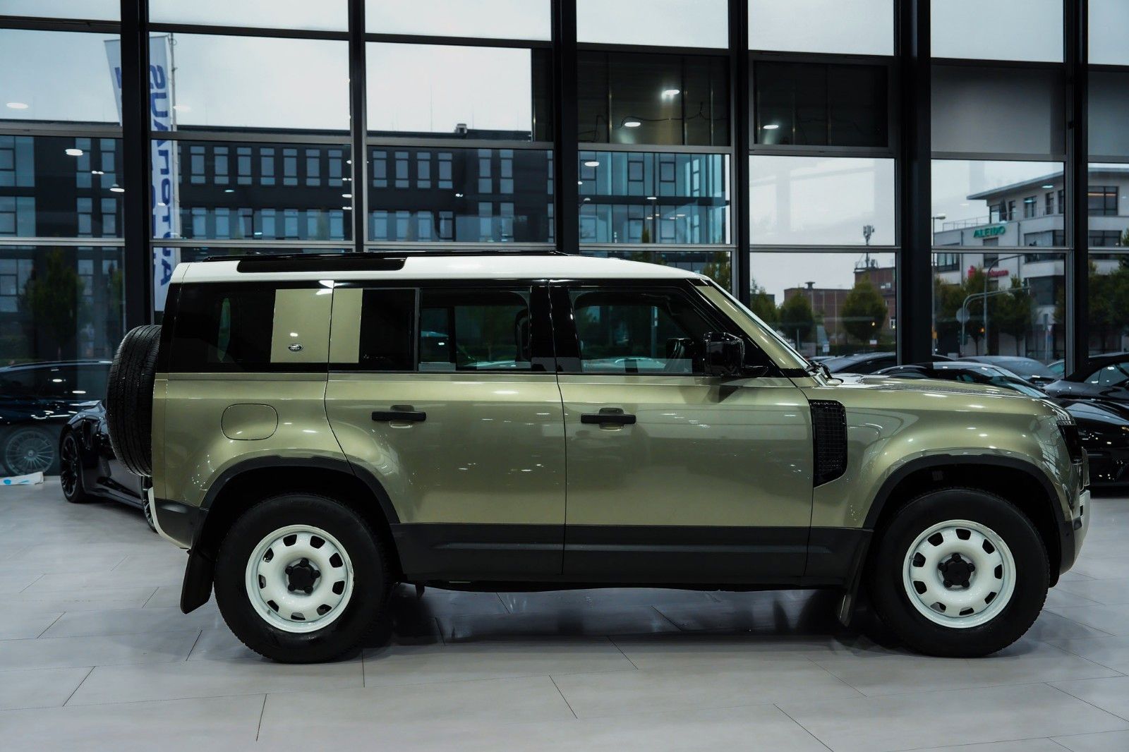 Land Rover Defender 110*EXT-PAKET*LUFTFEDER*360°*PIVI-PRO* foto 7