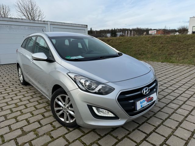 Hyundai i30 cw blue Trend 1.6 CRDi Navi Kamera Pdc Euro6