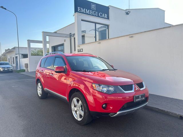 Mitsubishi Outlander 2.0 DI-D 4X4 7 POSTI-2009