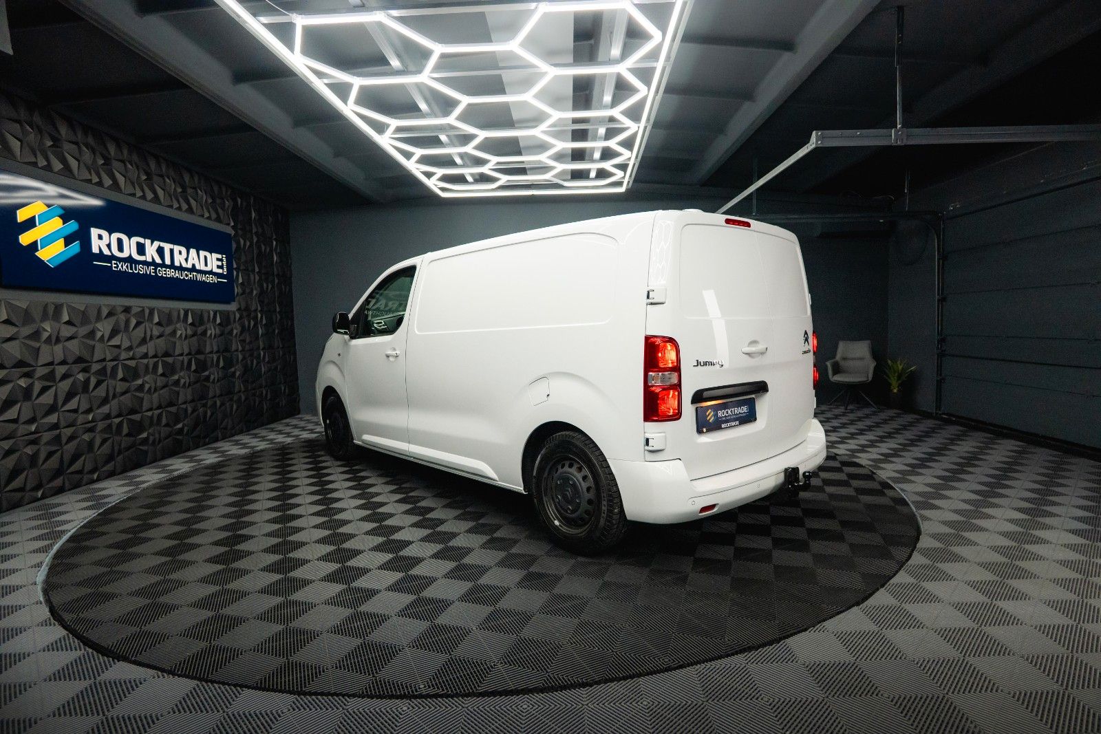 Fahrzeugabbildung Citroën Jumpy Kasten Club M Automatik *Regalsystem*360°*