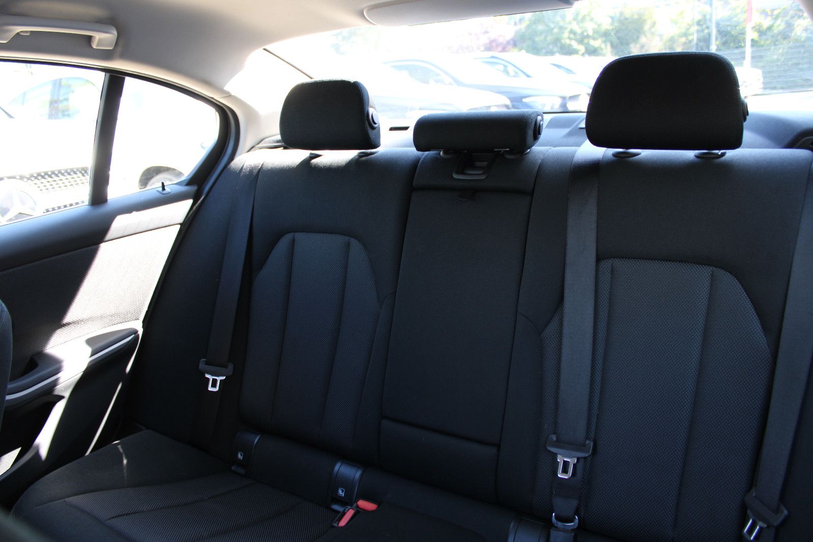 BMW 318i Limousine/Navi/Tempomat/Sitzhzg/WideScreen foto 16