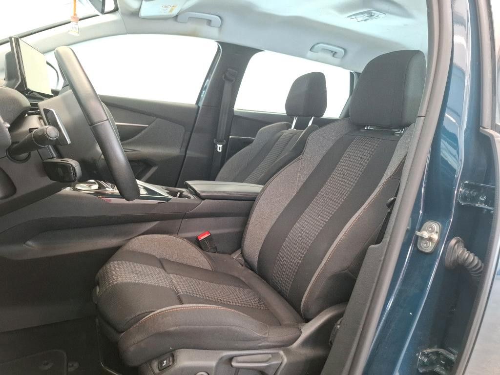 Fahrzeugabbildung Peugeot 5008 Active Pack 1.5D LED/NAVI/PDC/R´CAM