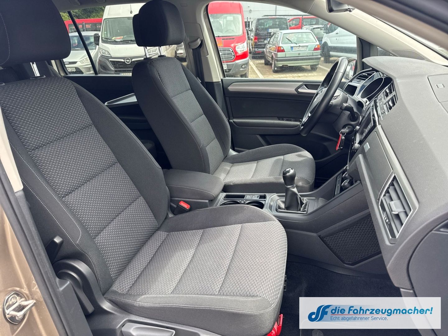 Fahrzeugabbildung Volkswagen Touran Comfortline BMT Start-Stopp AHK-klappbar