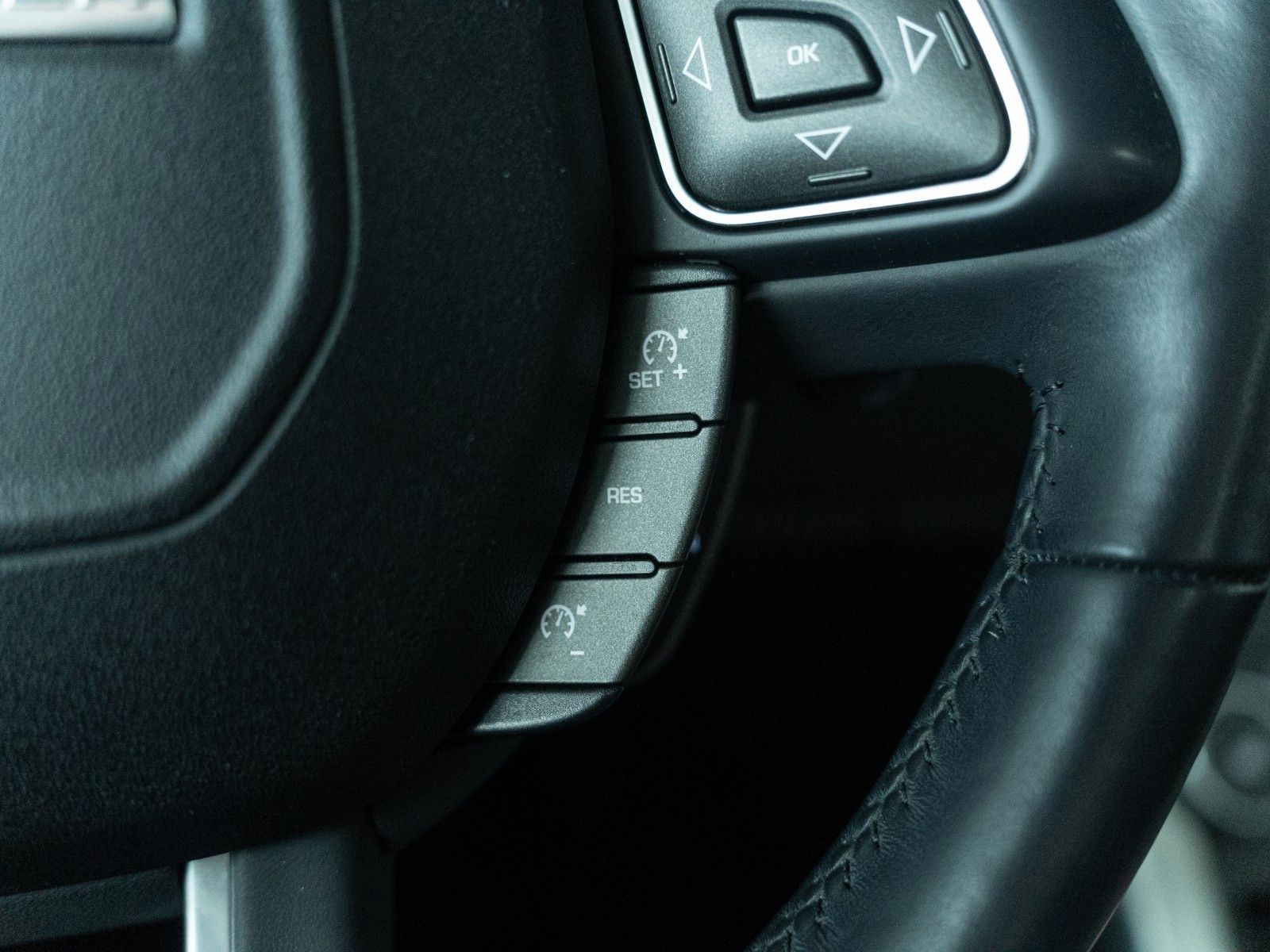 Fahrzeugabbildung Land Rover Range Rover Evoque SE Autom., Panorama,Winter-P.
