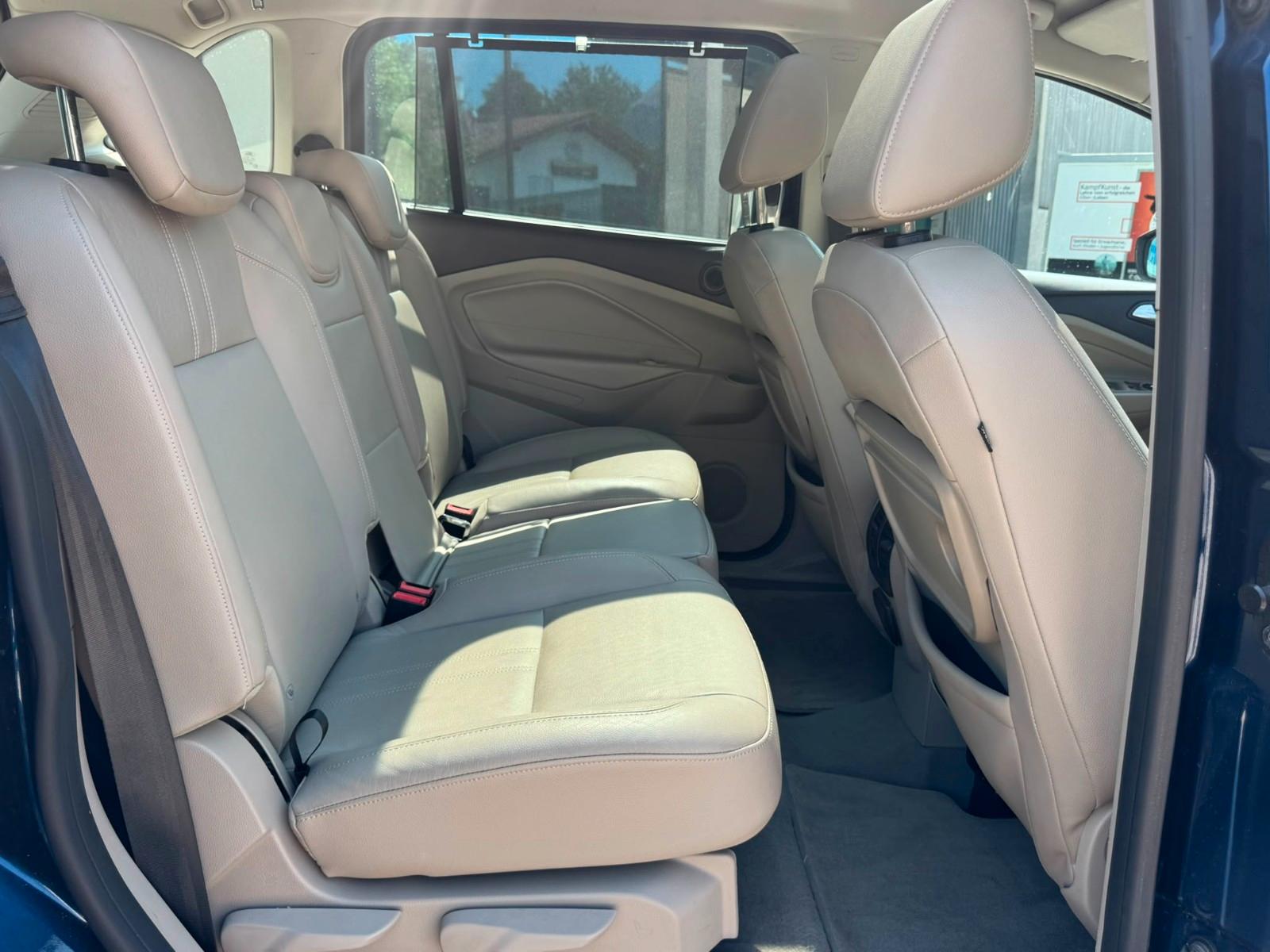 Ford Grand C-MAX 2011 — photo 16