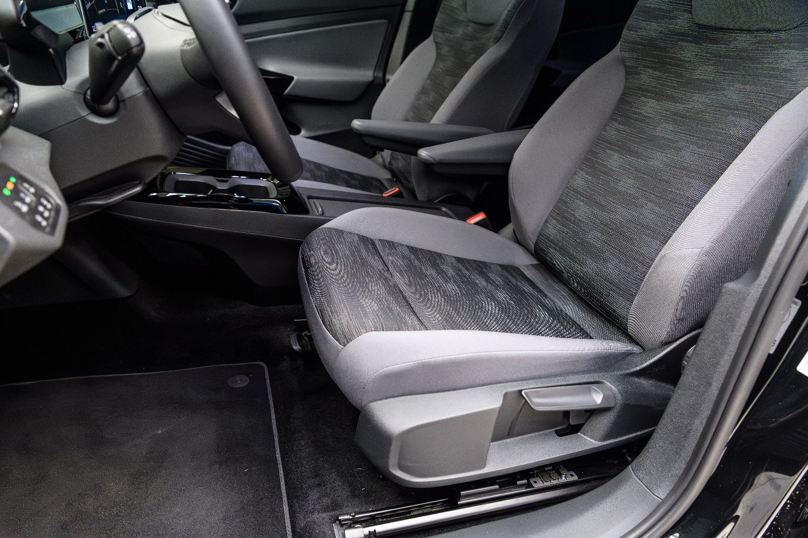 Fahrzeugabbildung Volkswagen ID.4 Pro IQ-LED+AHK+NAV+HUD+WÄRMEPUMPE+H&K+ACC