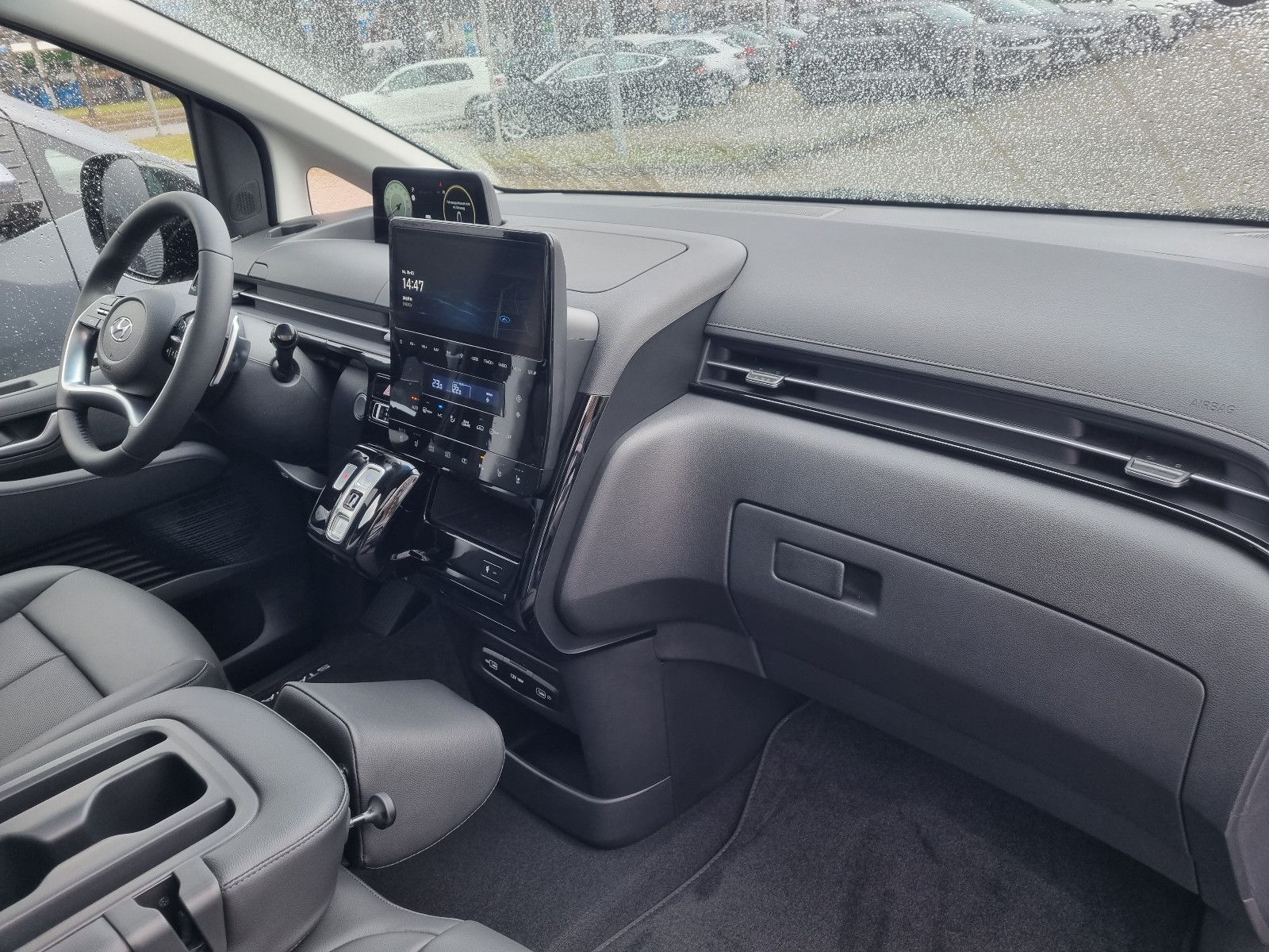 Fahrzeugabbildung Hyundai Staria 2.2 CRDi PRIME 9-Sitzer 2WD PANO ParkP.
