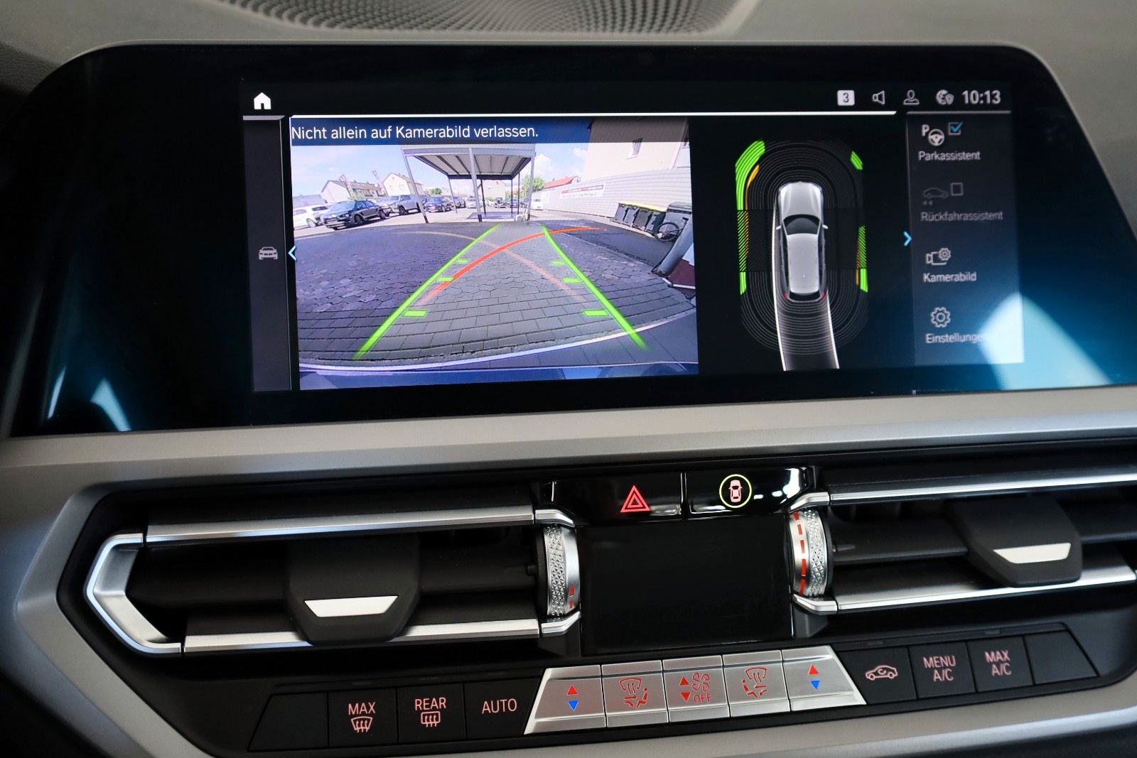 Fahrzeugabbildung BMW 330 e Advantage Touring,Navi,LED,Kamera,Carplay