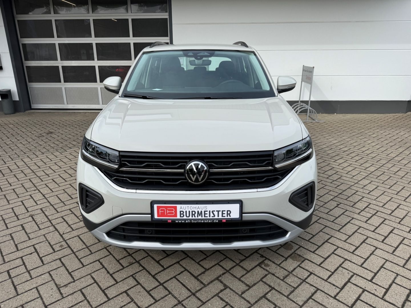 Fahrzeugabbildung Volkswagen T-Cross 1.0 TSI 70 kW Life Digitales Cockpit LED