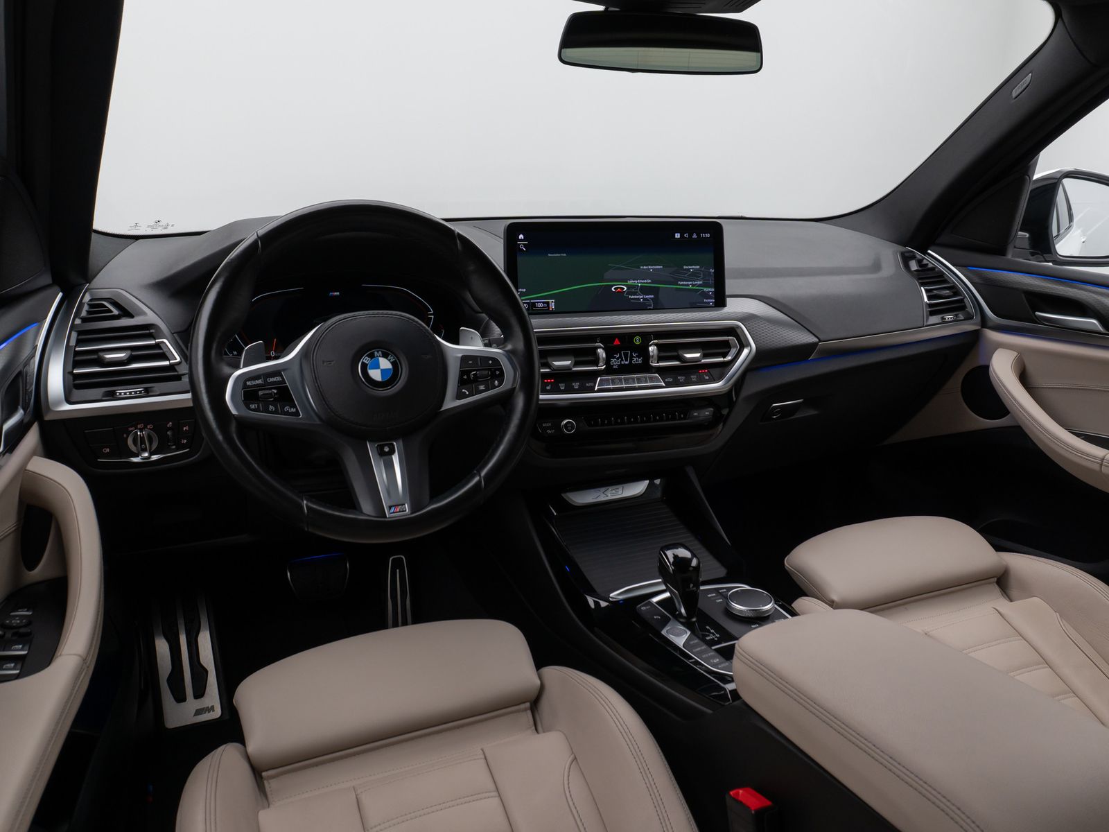 Fahrzeugabbildung BMW X3 xD30d M Sport Kamera DAB HiFi AHK Komfort 20"