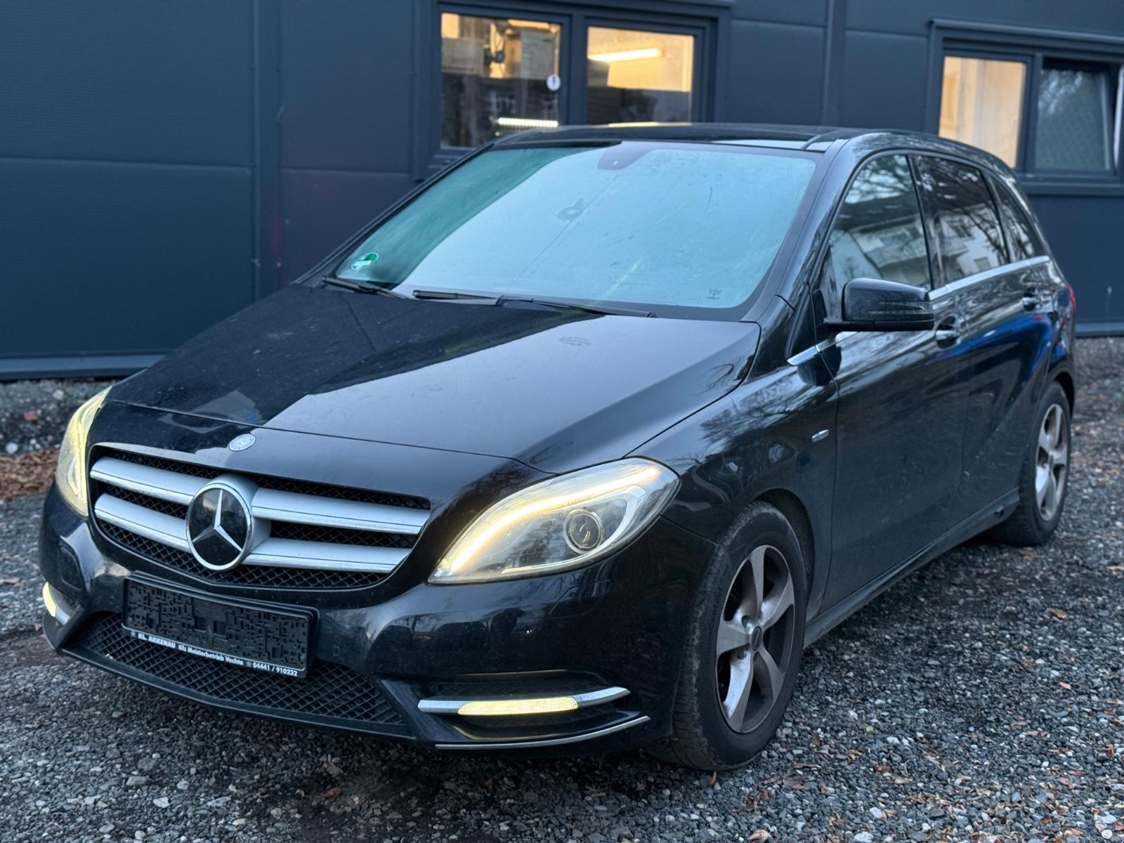 Mercedes-Benz B 200*Edition 1*Pan.Dach*Kamera*Navi*LED*Xenon*