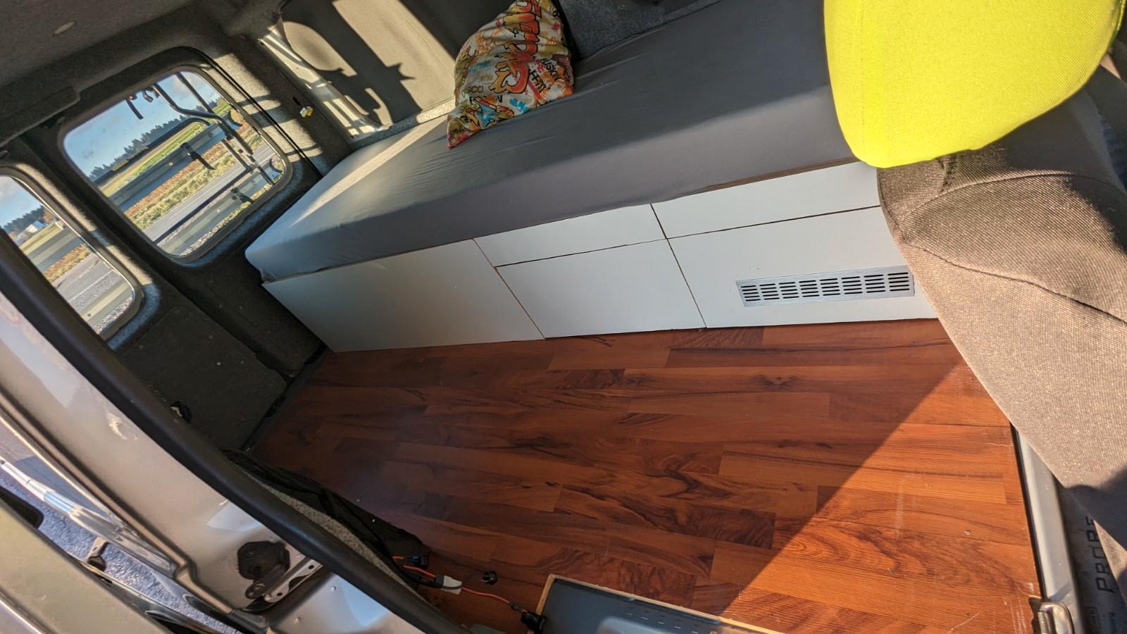Volkswagen Caddy Maxi 1,9TDI Selbstausbau 