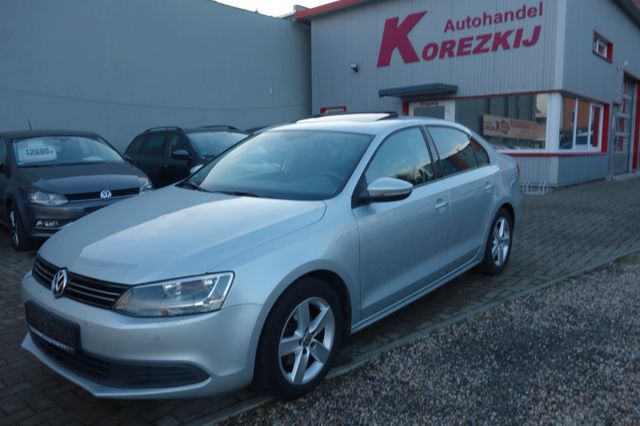 Volkswagen Jetta VI Comfortline BMT NAVI/ALU/el.GHD/WR/1.HD