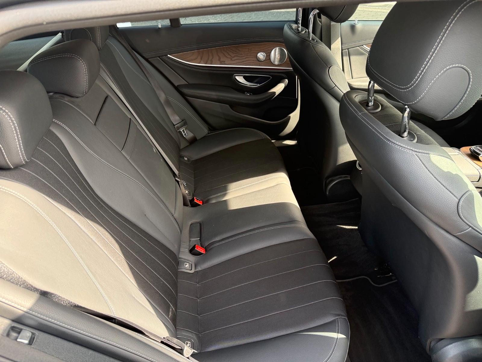 Mercedes-Benz E 300 d T-Modell Night-Paket,LED, Burmester
