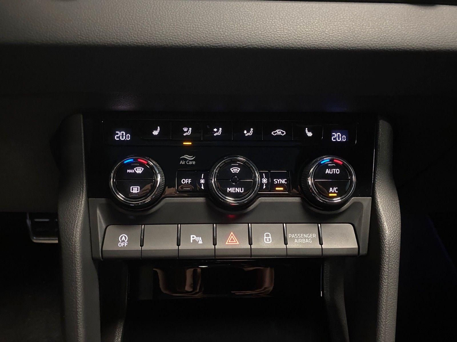 Fahrzeugabbildung SKODA Karoq 1.5 TSI DSG Sportline+AHK+ACC+NAVI+MATRIX