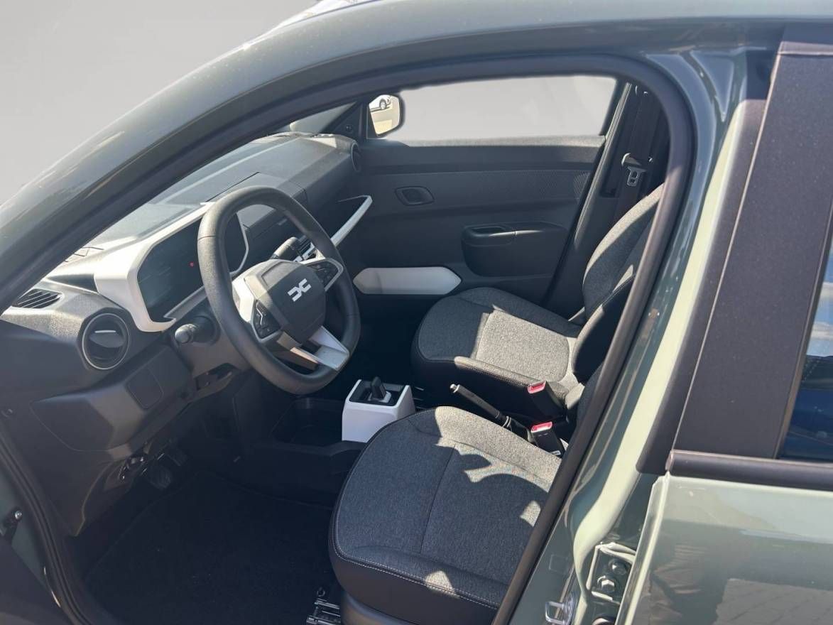 Fahrzeugabbildung Dacia Spring Essential ELECTRIC 45
