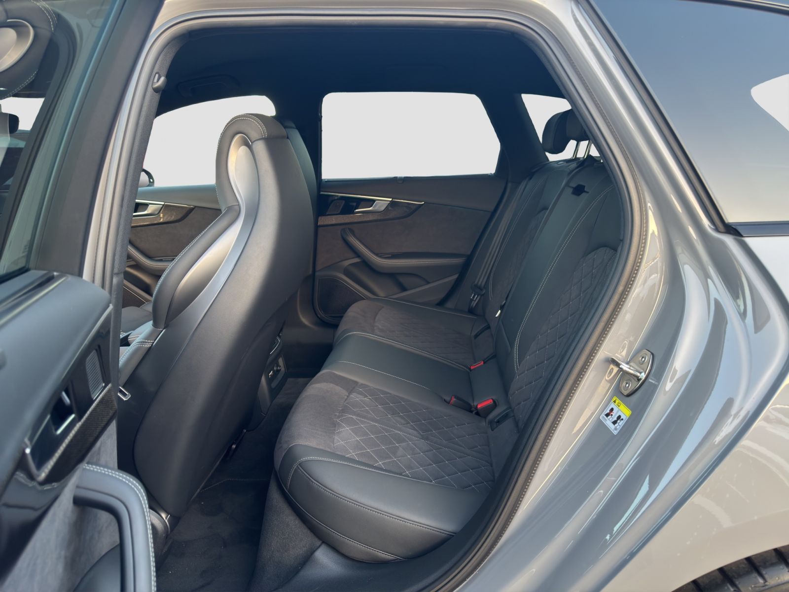 Audi S4 - Bild 10