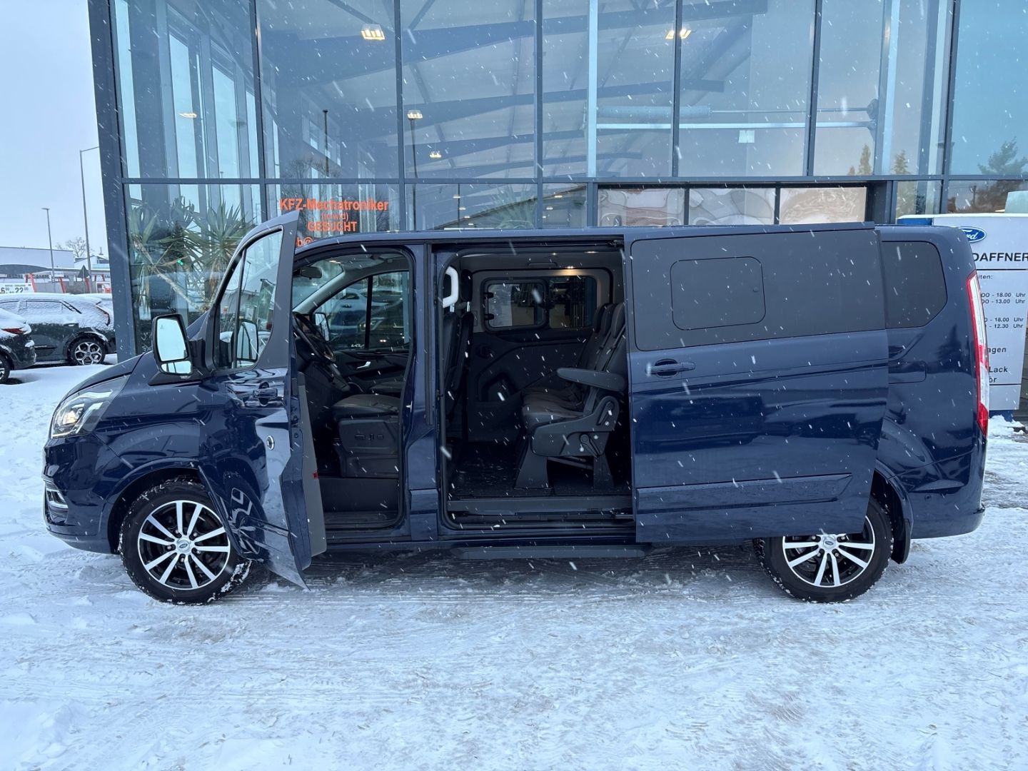 Fahrzeugabbildung Ford Tourneo Custom Kombi 320 L2 Titanium X TotWinkAs