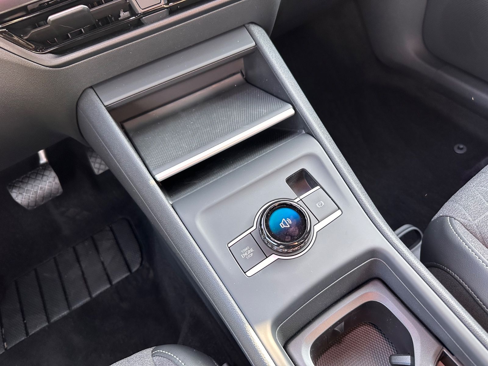 Fahrzeugabbildung Volkswagen Tiguan Life 1.5 e-Hybrid DSG ACC/APP/PDC/LED+