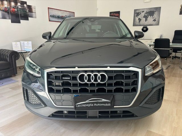 Audi Q2 35 2.0 tdi Quattro Identity Black s-tron imagem 2