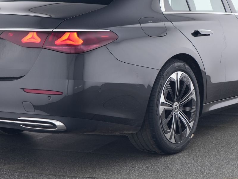 Fahrzeugabbildung Mercedes-Benz E 220 d AVANTGARDE*Pano*Distro*Totwink*CarPlay*