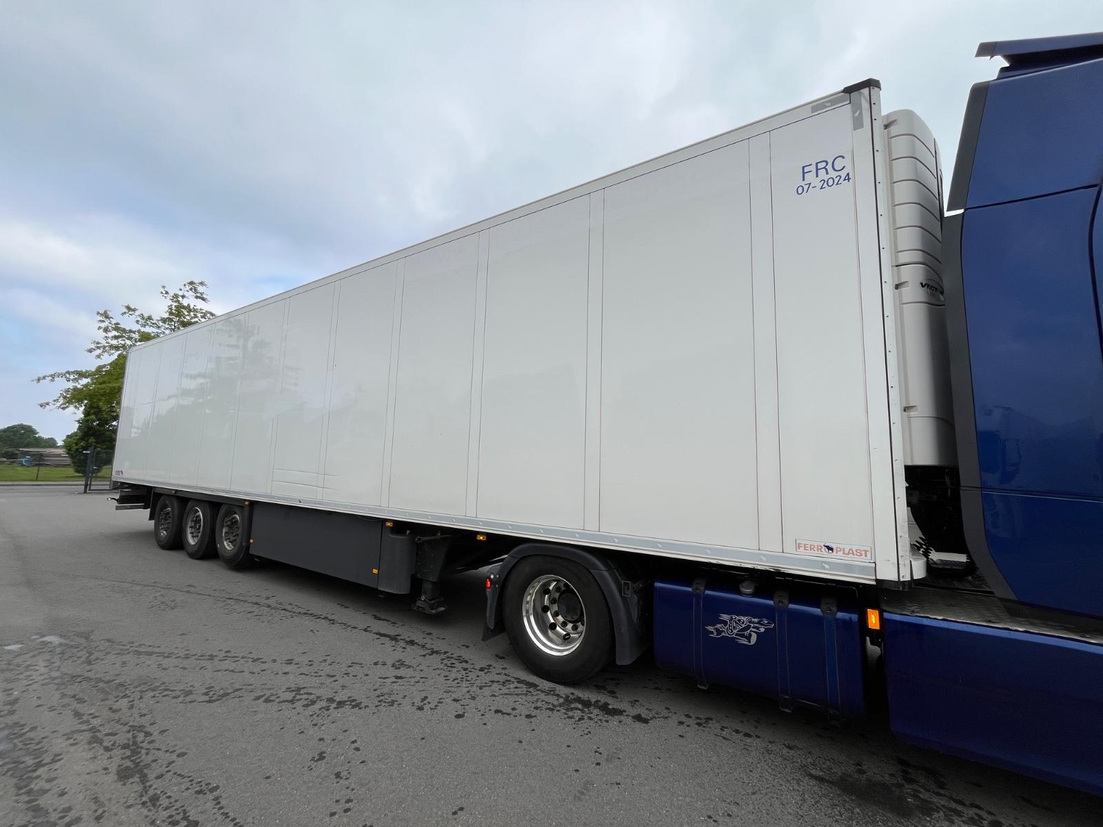 Schmitz Cargobull Tiefkühlauflieger Carrier Vector 1550 Doppelst.