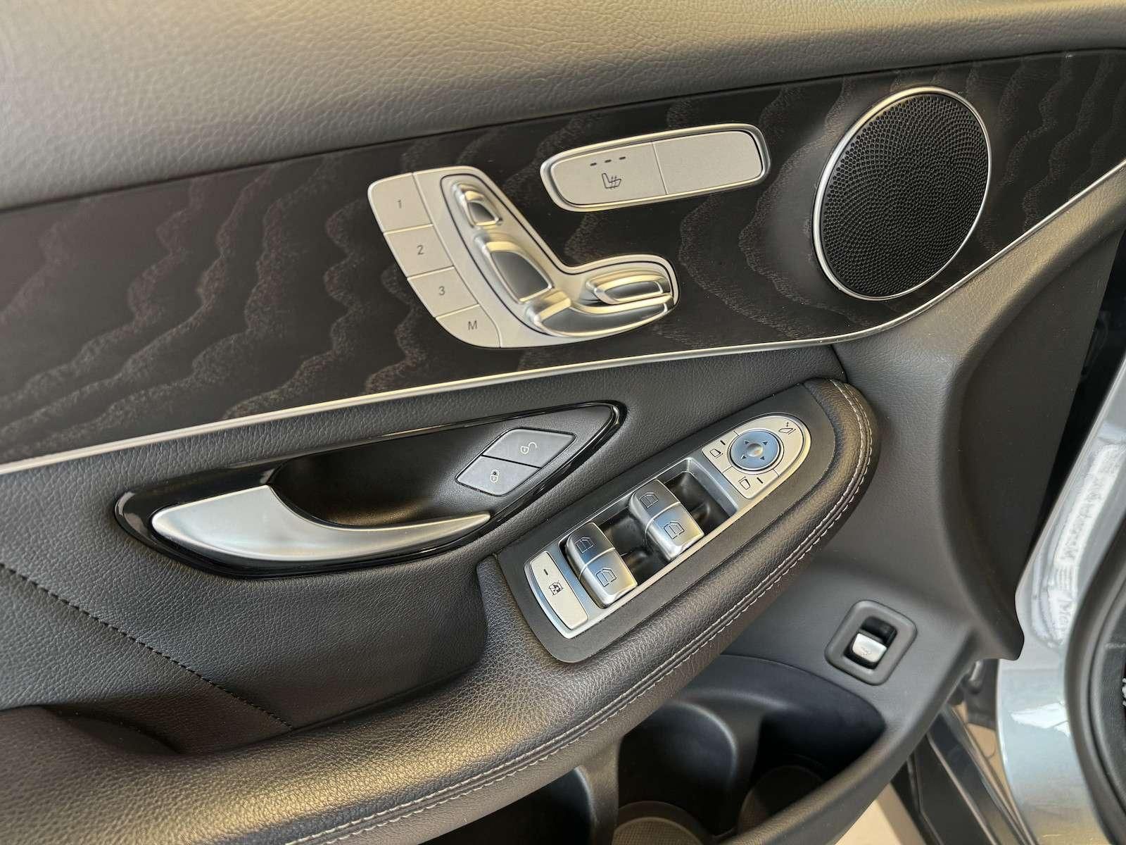 Fahrzeugabbildung Mercedes-Benz GLC 250 Coupe AMG/LED/Distronic/S-Dach/Memo/3...