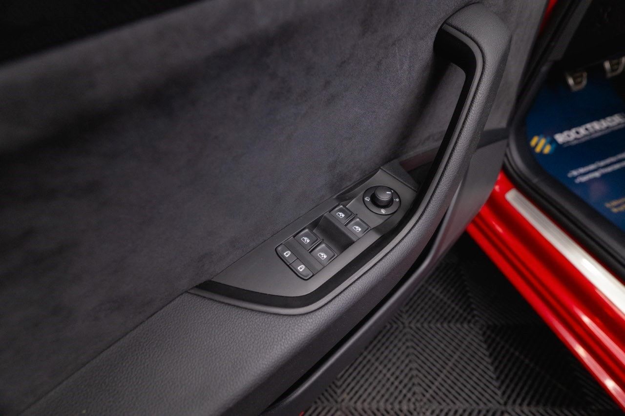 Fahrzeugabbildung SKODA Superb 1.8 TSI Combi Sportline | DAB | Alcantara