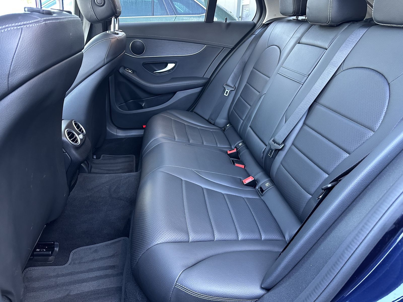 Fahrzeugabbildung Mercedes-Benz C 220d T Avantgarde NAV+LED+PANORAMA+DISTRONIC