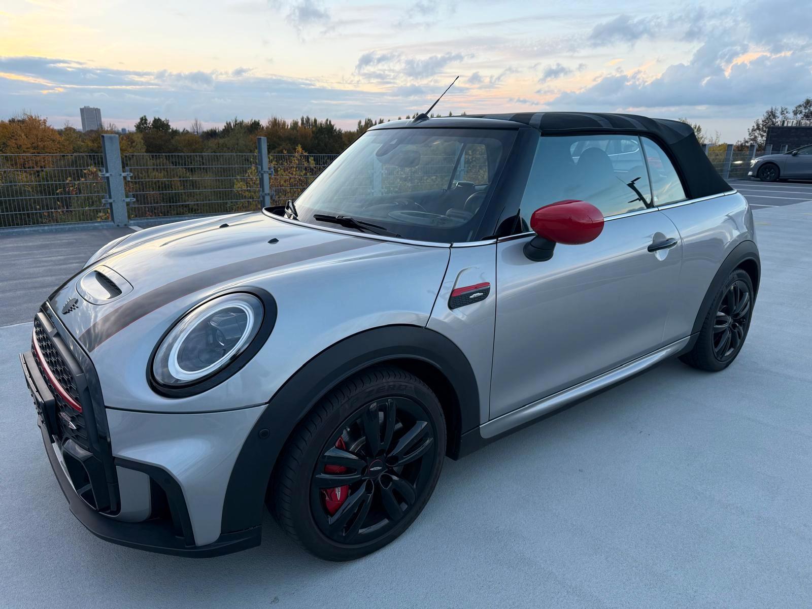 MINI Cabrio John Cooper Works Essential Trim