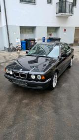 BMW E34 Executive 520i - BMW 520: 520i E34