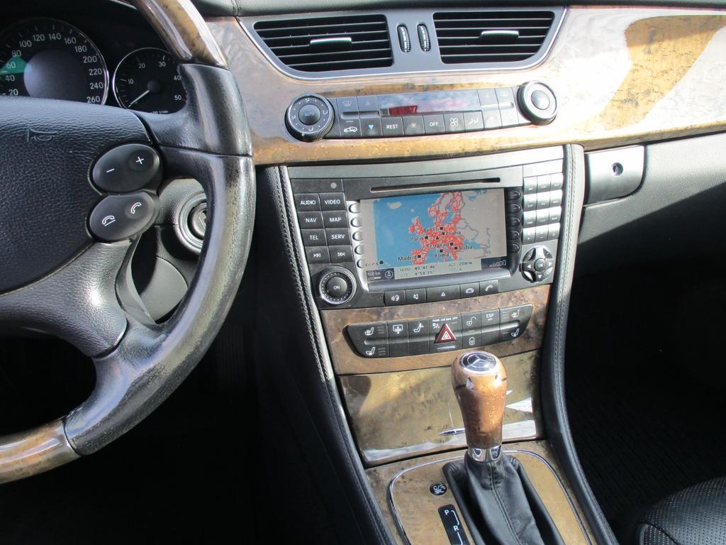 Mercedes-Benz CLS 320