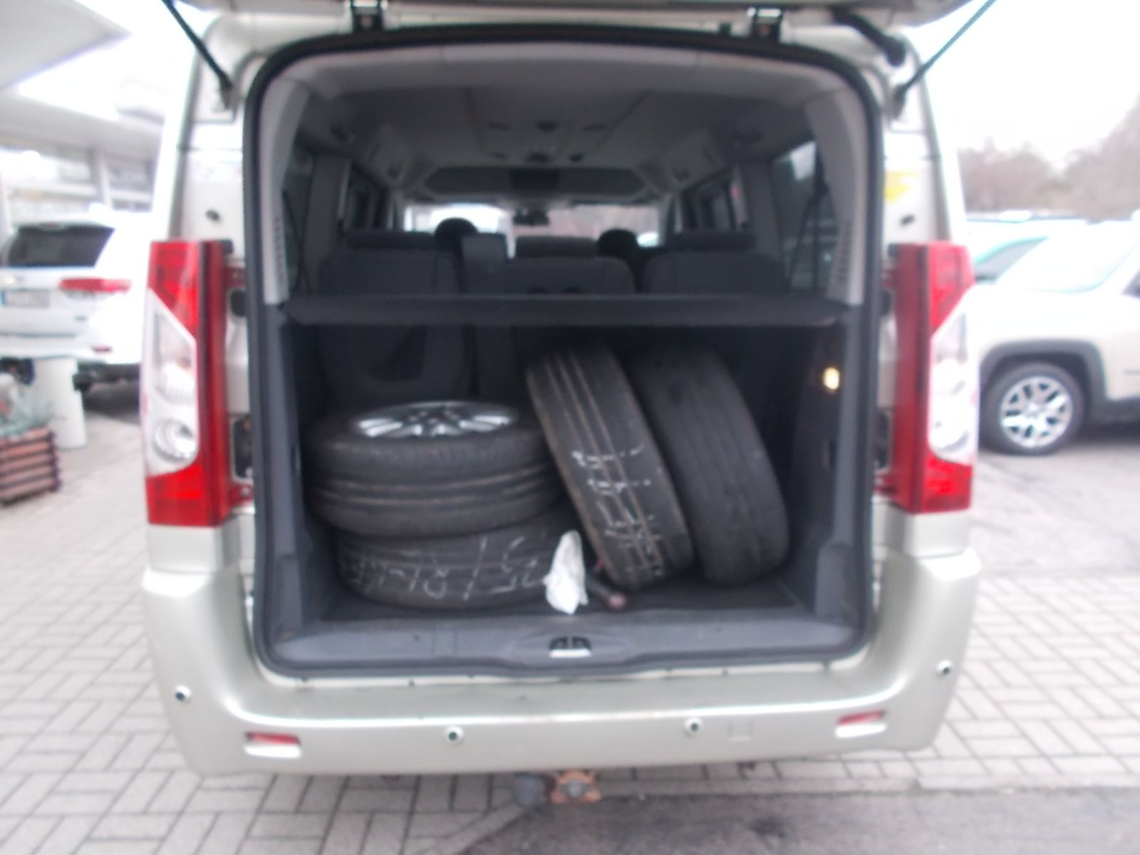 Fahrzeugabbildung Fiat Scudo Panorama Executive 165 Mjet AHK Standheiz.