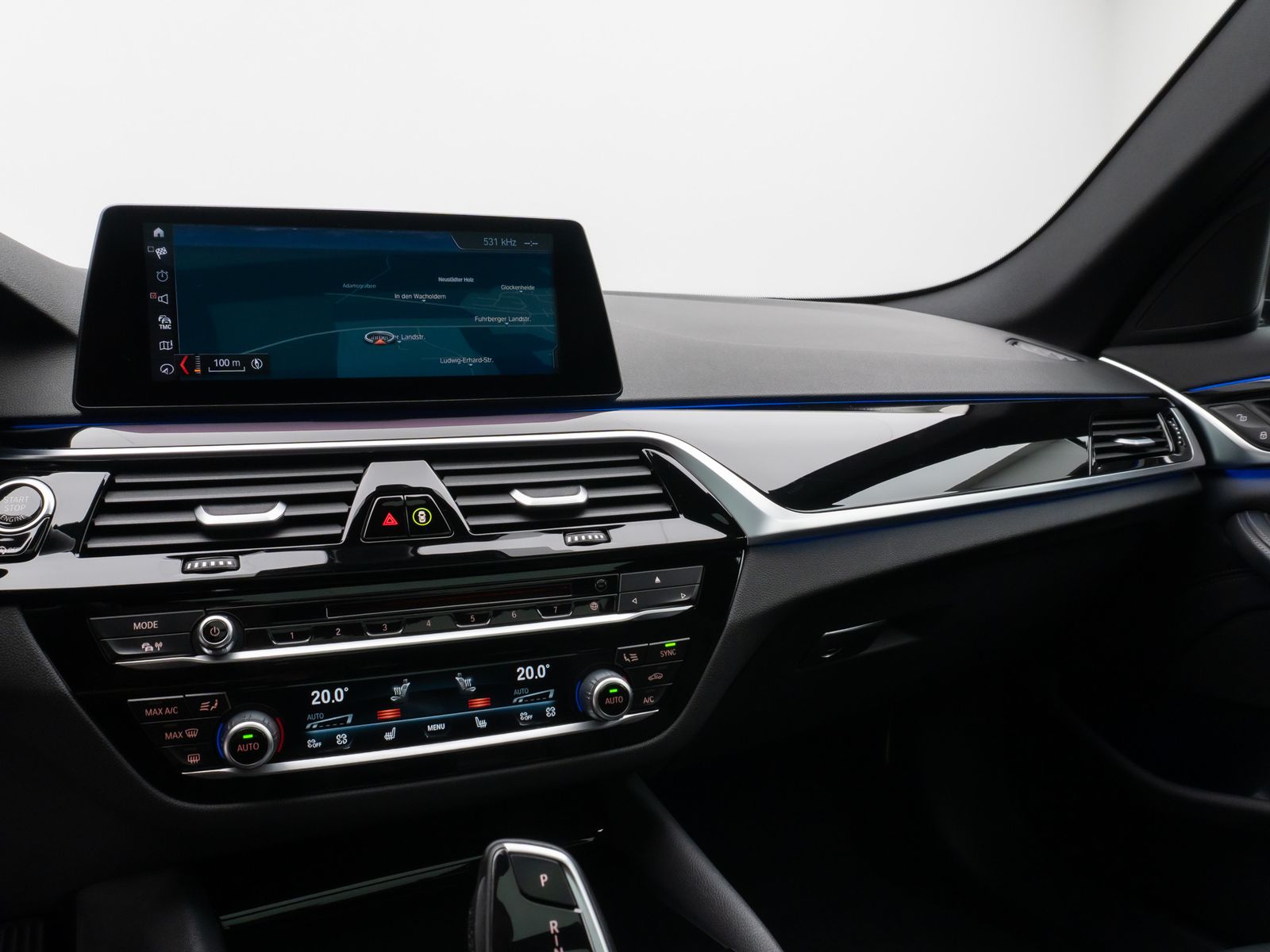 Fahrzeugabbildung BMW 540i xD SportLine Panorama HUD DAB HiFi 4xKlima