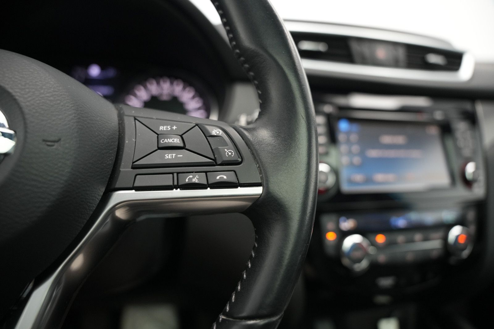 Fahrzeugabbildung Nissan Qashqai Tekna /GLASDACH/360°/MEMORY/NAVI