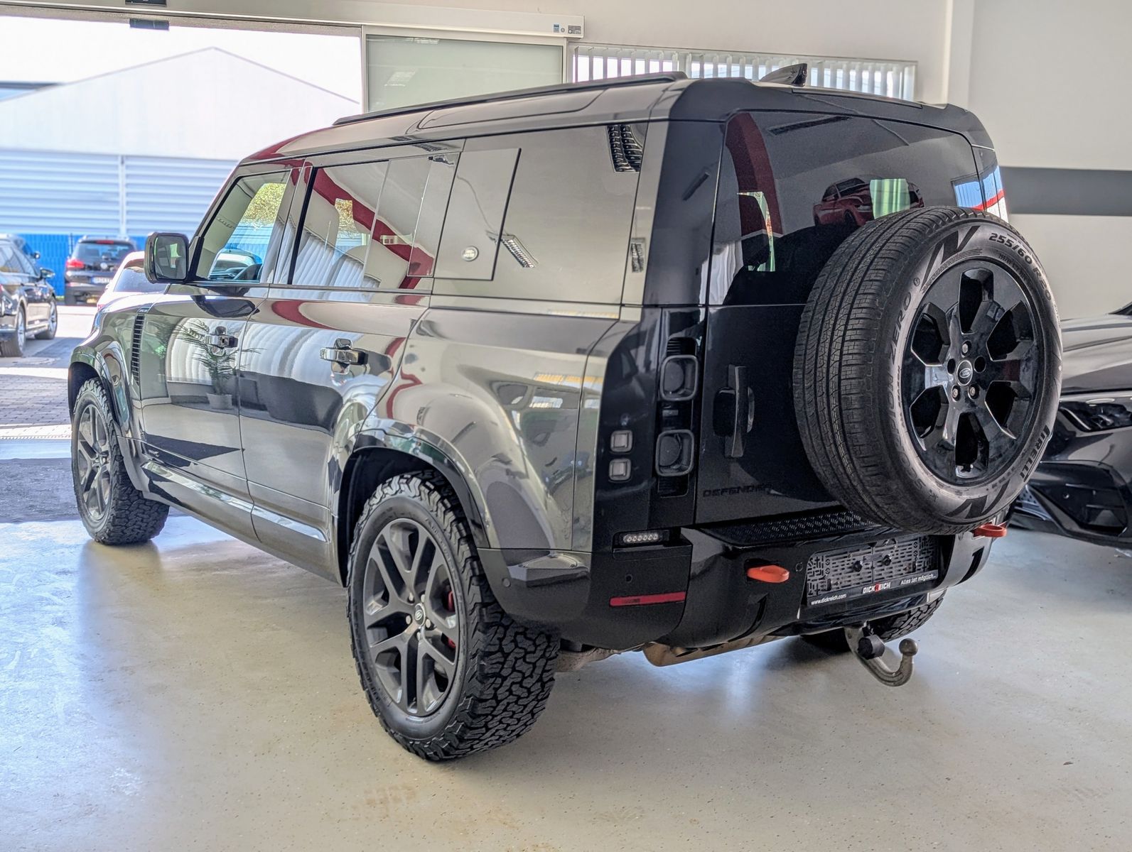 Vehicle image Land Rover Defender 110 D300 X BLACK AHK MATRIX 130.000 RRP