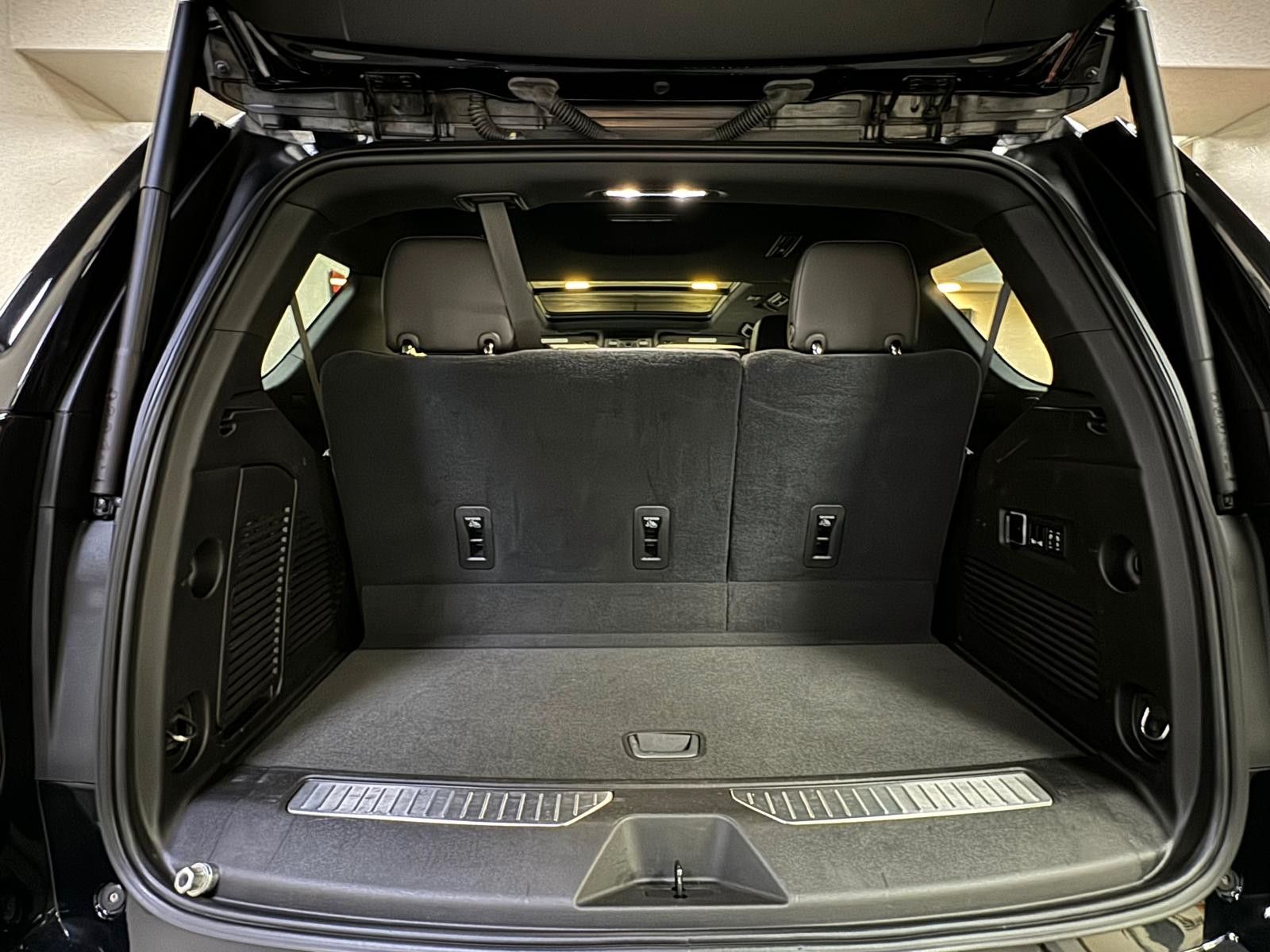 Fahrzeugabbildung Chevrolet TAHOE 6.2 ECOTEC HIGH COUNTRY 4x4-HUD-PANO