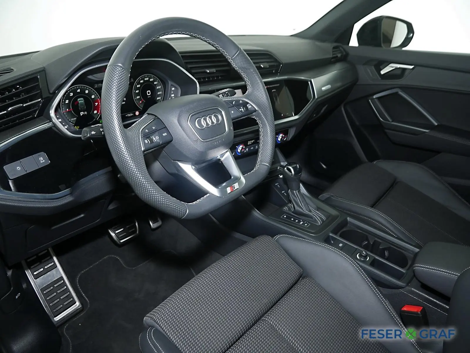 Audi Q3 S line 35 TFSI S tronic AHK/smartphone int., миниатюра 6