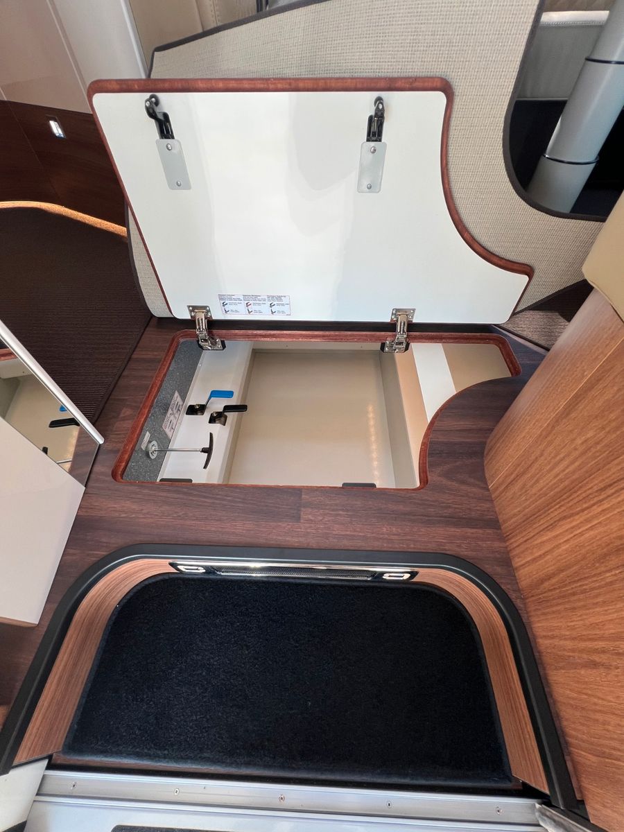 Fahrzeugabbildung Carthago chic e-line 50 LE DA / Mecedes Benz Sprinter