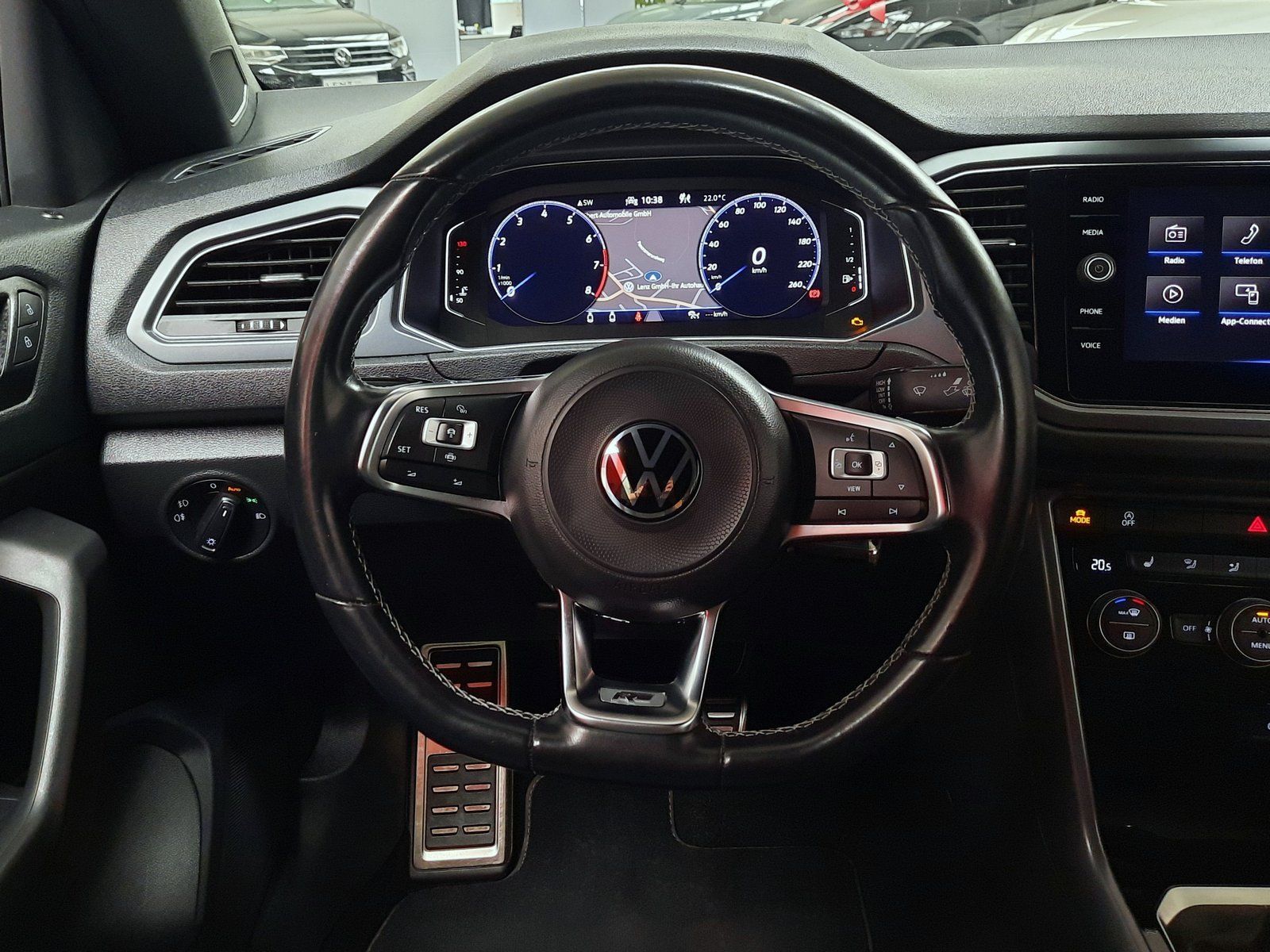 Fahrzeugabbildung Volkswagen T-Roc Cabrio R-Line*AHK*Cam*Navi*LED*Sitzhzg*ACC