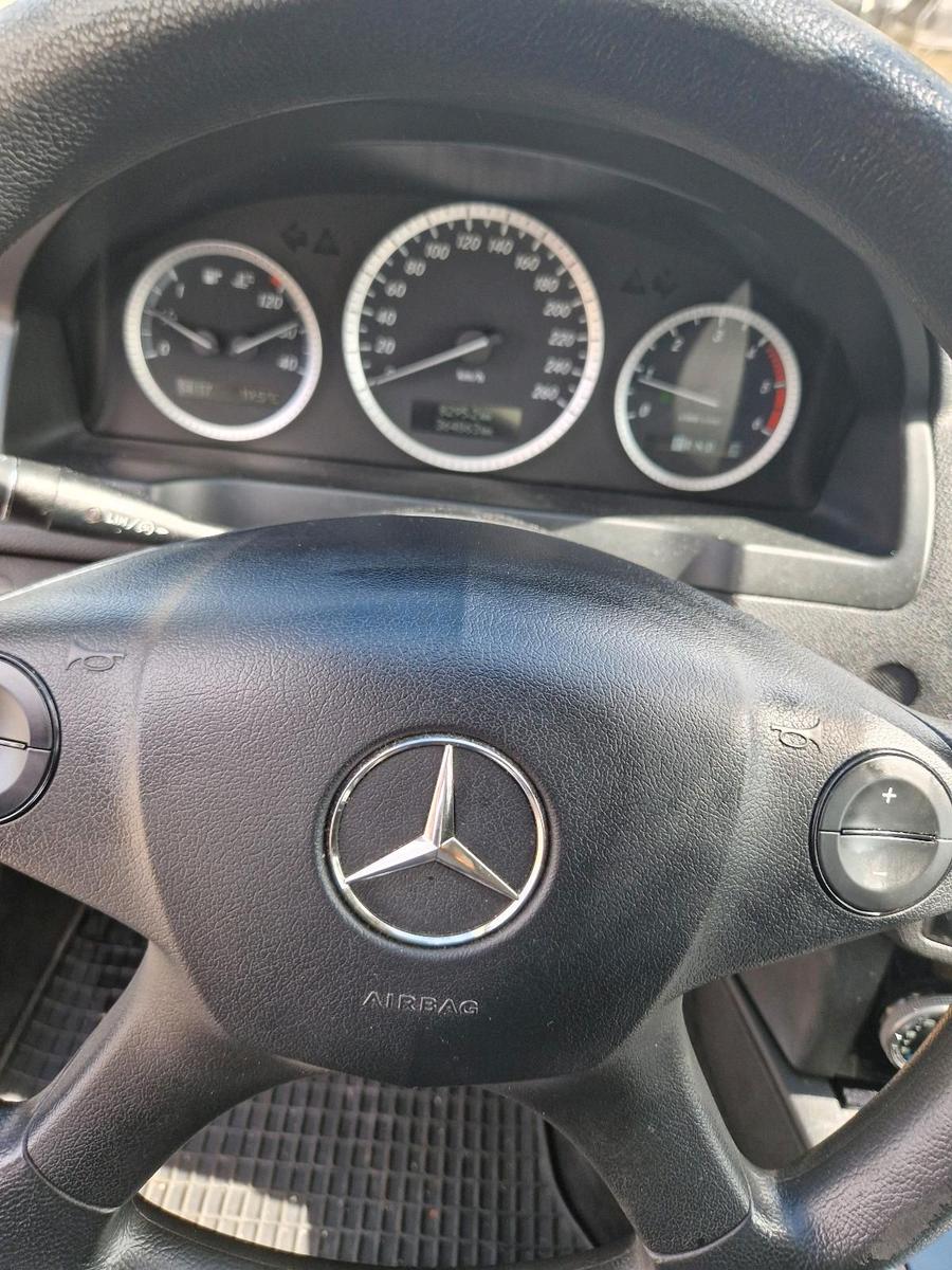 Mercedes-Benz C220 2011 — photo 5