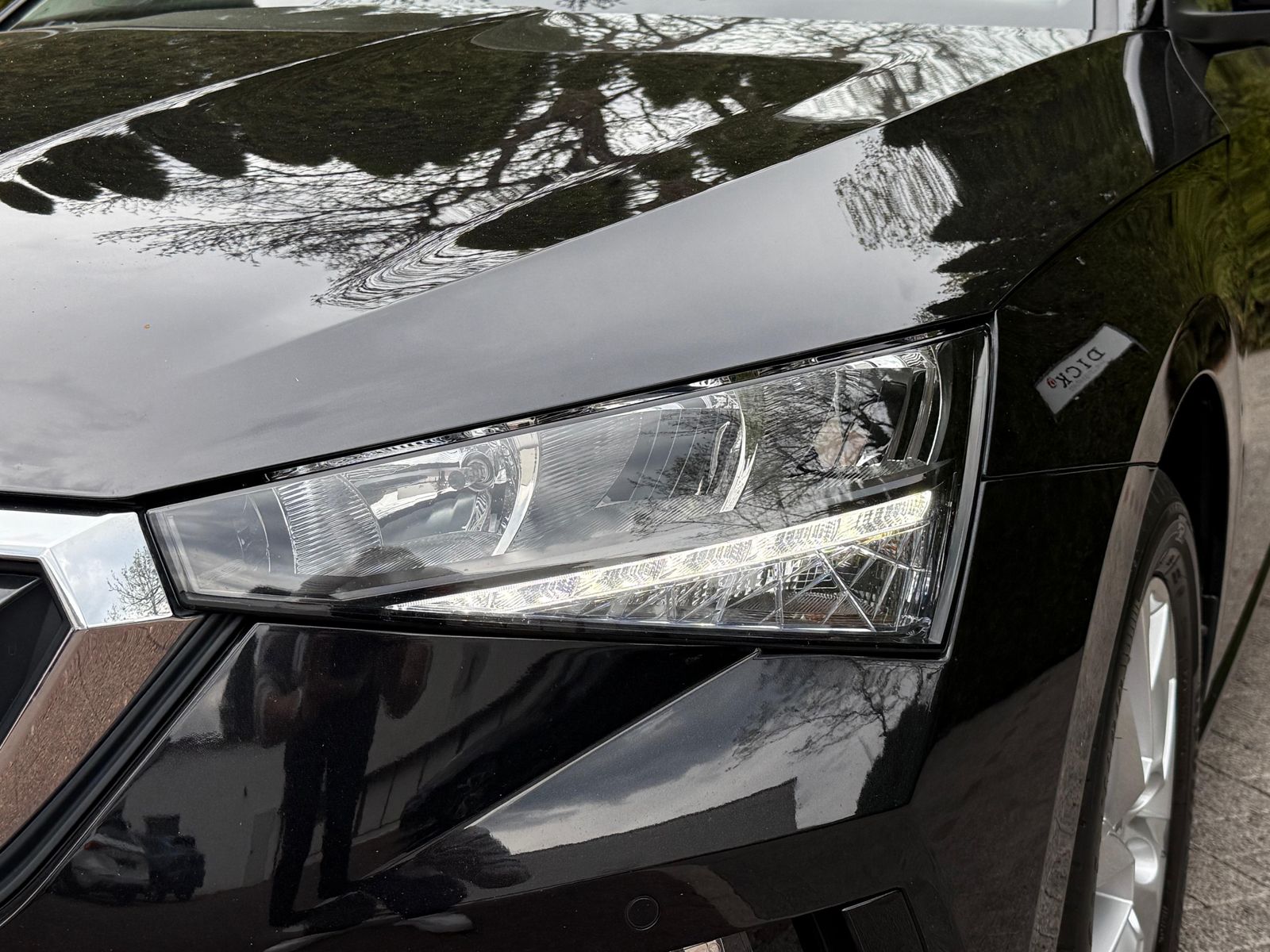 Fahrzeugabbildung SKODA Scala 1.0 TSI DSG Ambition LED+NAV+SHZ+VIRT+TEMP