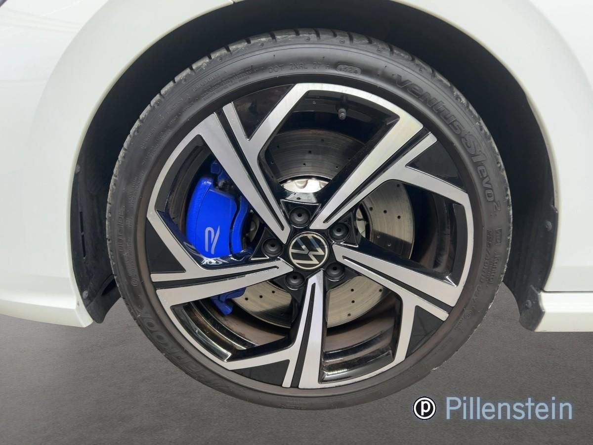 Volkswagen Golf R NAVI R-PERFORMANCE AKRAPOVIC TRAVEL foto 4