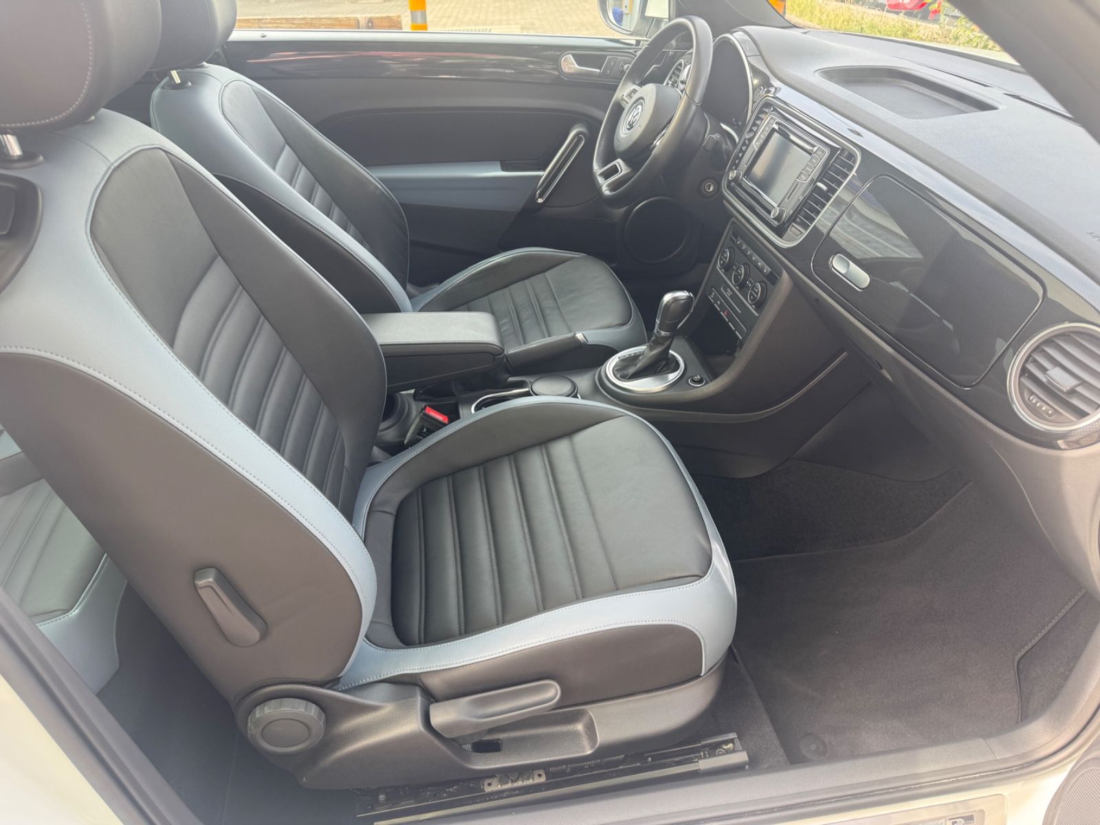 Fahrzeugabbildung Volkswagen Beetle Lim. R Line Navi+Panorama+Leder+LED