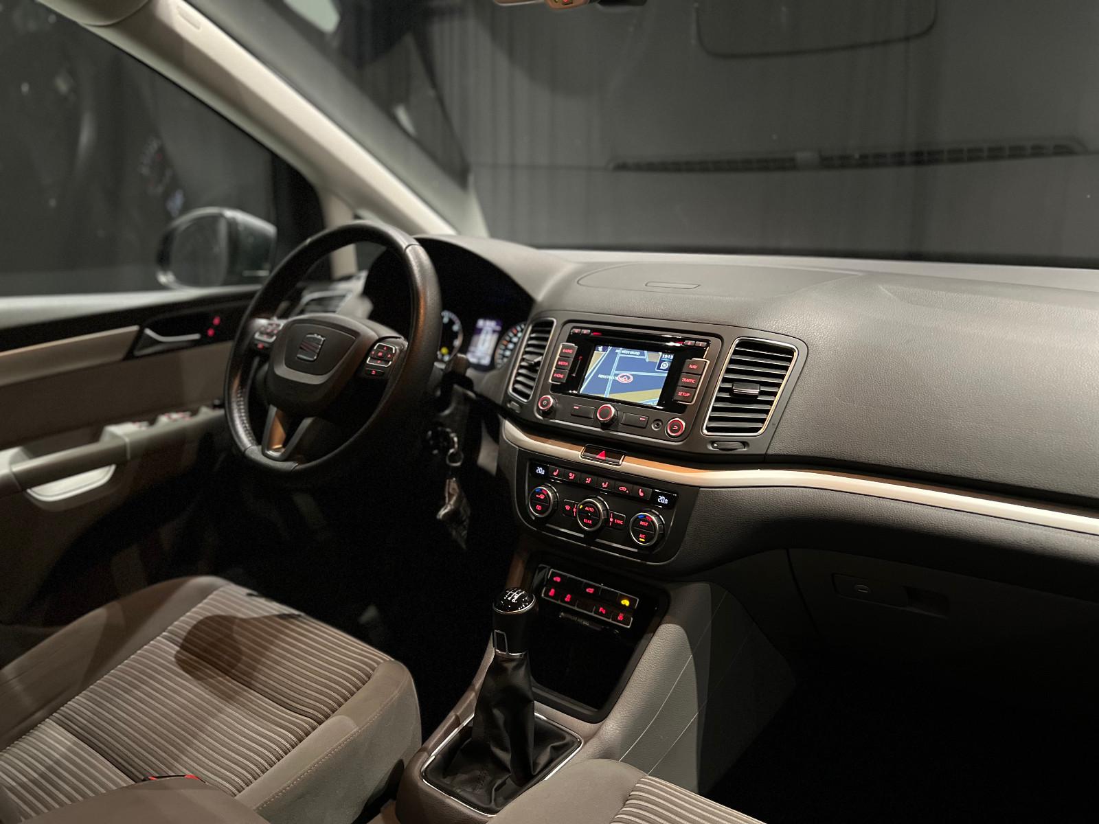 SEAT Alhambra 2.0 TDI 140 ch • 7 places • Portes électriques • Caméra • GPS • 3 zones