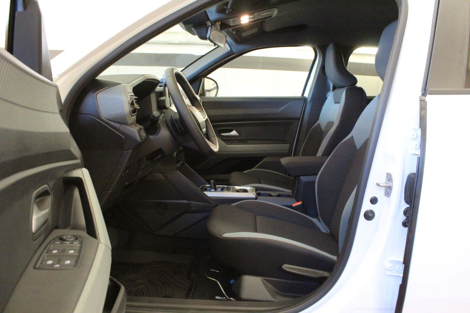 Fahrzeugabbildung Dacia Duster hybrid-G 150 4x4 Extreme  MY26