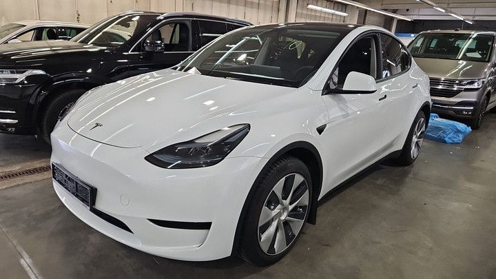 Tesla Model Y  RWD