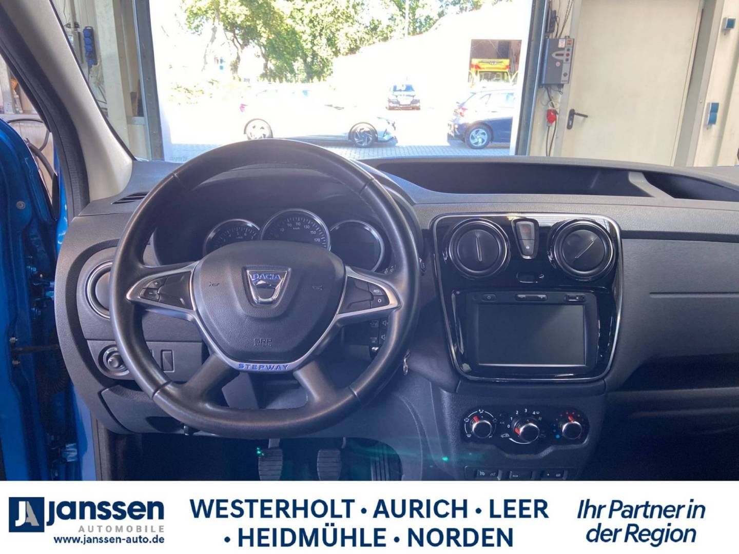 Fahrzeugabbildung Dacia DOKKER Stepway SCe 100