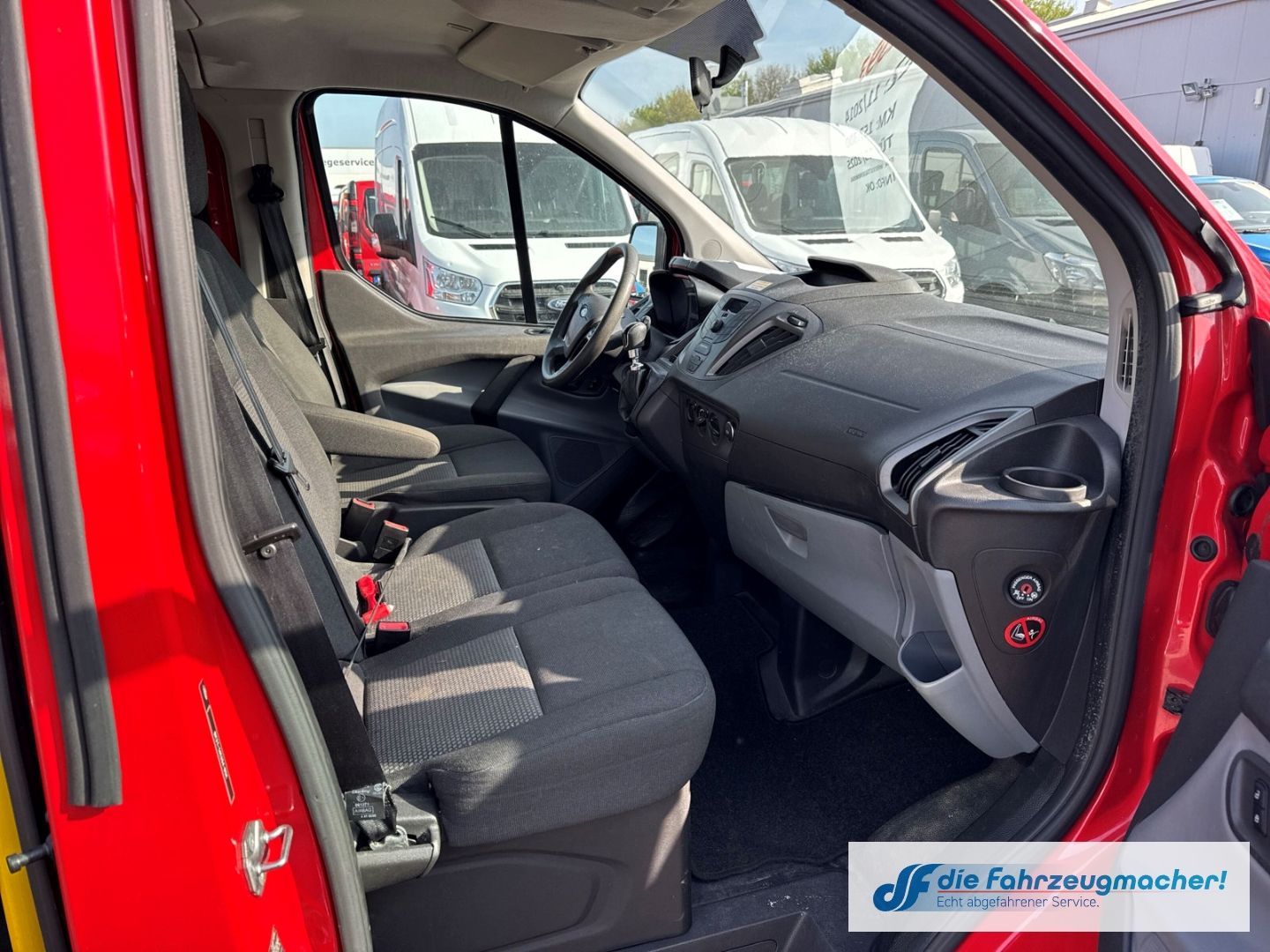 Fahrzeugabbildung Ford Transit Custom Kombi 300 L1 2.2 TDCi *1593 Expor