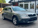 Skoda Octavia Combi Scout 4X4 2.0TDI Klimaauto AHK - Skoda Octavia aus 2009 mit Diesel-Antrieb